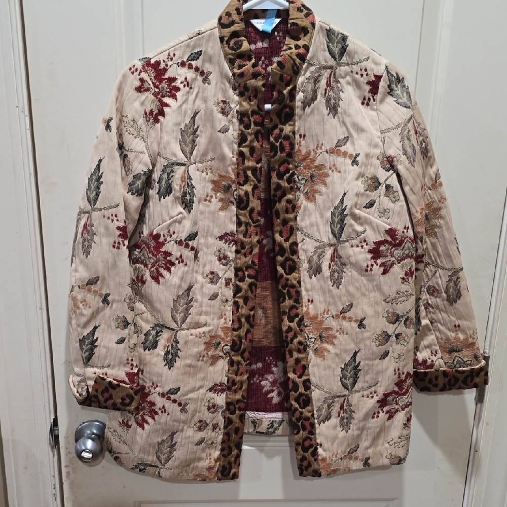Laura Ashley Floral and Leopard Trim Puffer Jacket petite small
